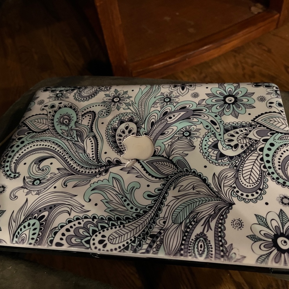 Apple MacBook Pro 2010 13" (1TB, 6GB RAM) Laptop